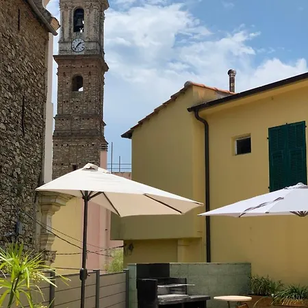 بيت للعطل The Old Mansion Vasia