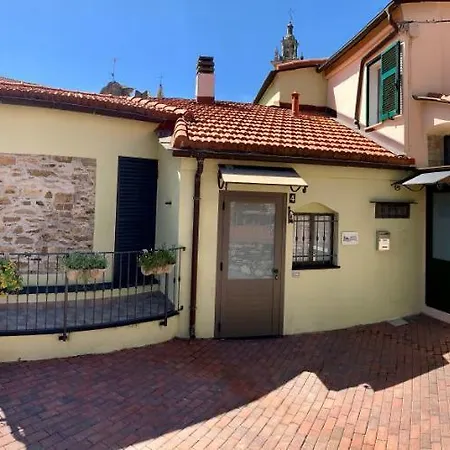 The Old Mansion Semesterbostad Vasia