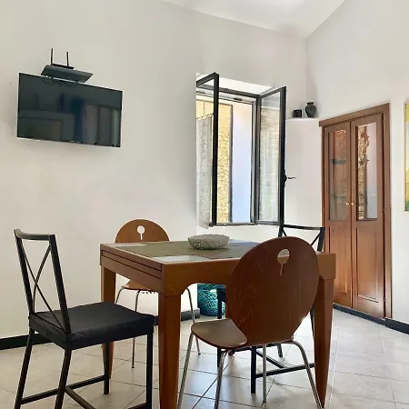 The Old Mansion * Vasia