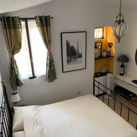 The Old Mansion Vasia