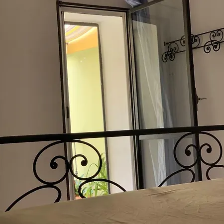 Semesterbostad The Old Mansion Vasia