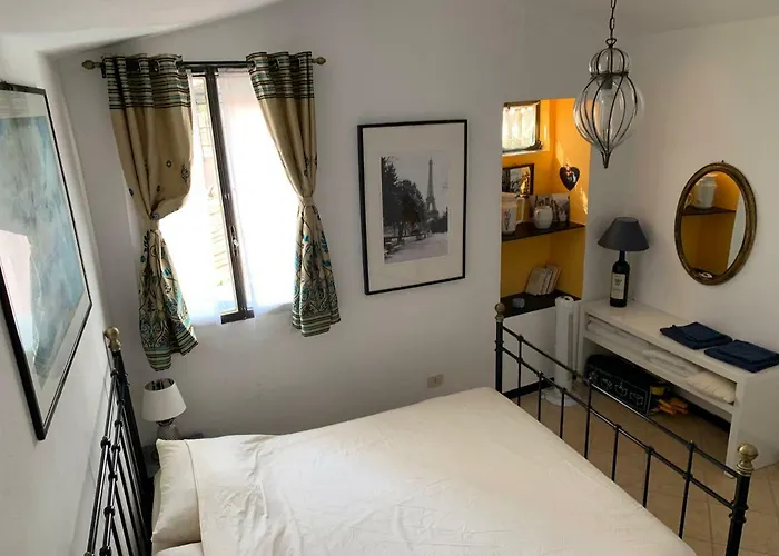 The Old Mansion Vasia